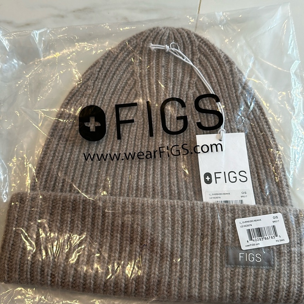 FIGS oversized beanie /one size/color: Dark Bone/ NWT / in original packaging